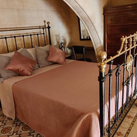 Cozy Corner House In Valletta - Authentic! Luaran gambar