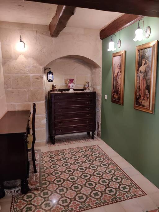 Cozy Corner House In Valletta - Authentic! Luaran gambar