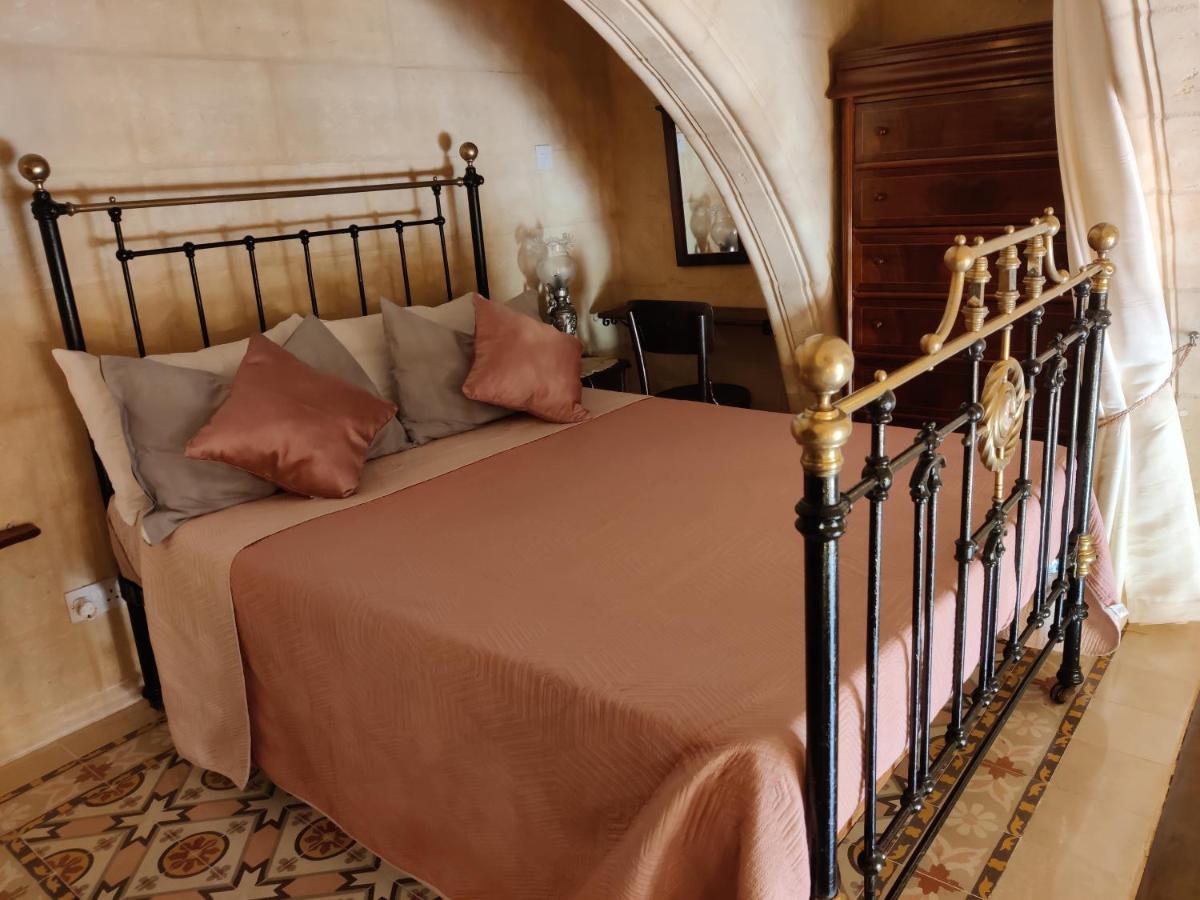 Cozy Corner House In Valletta - Authentic! Luaran gambar