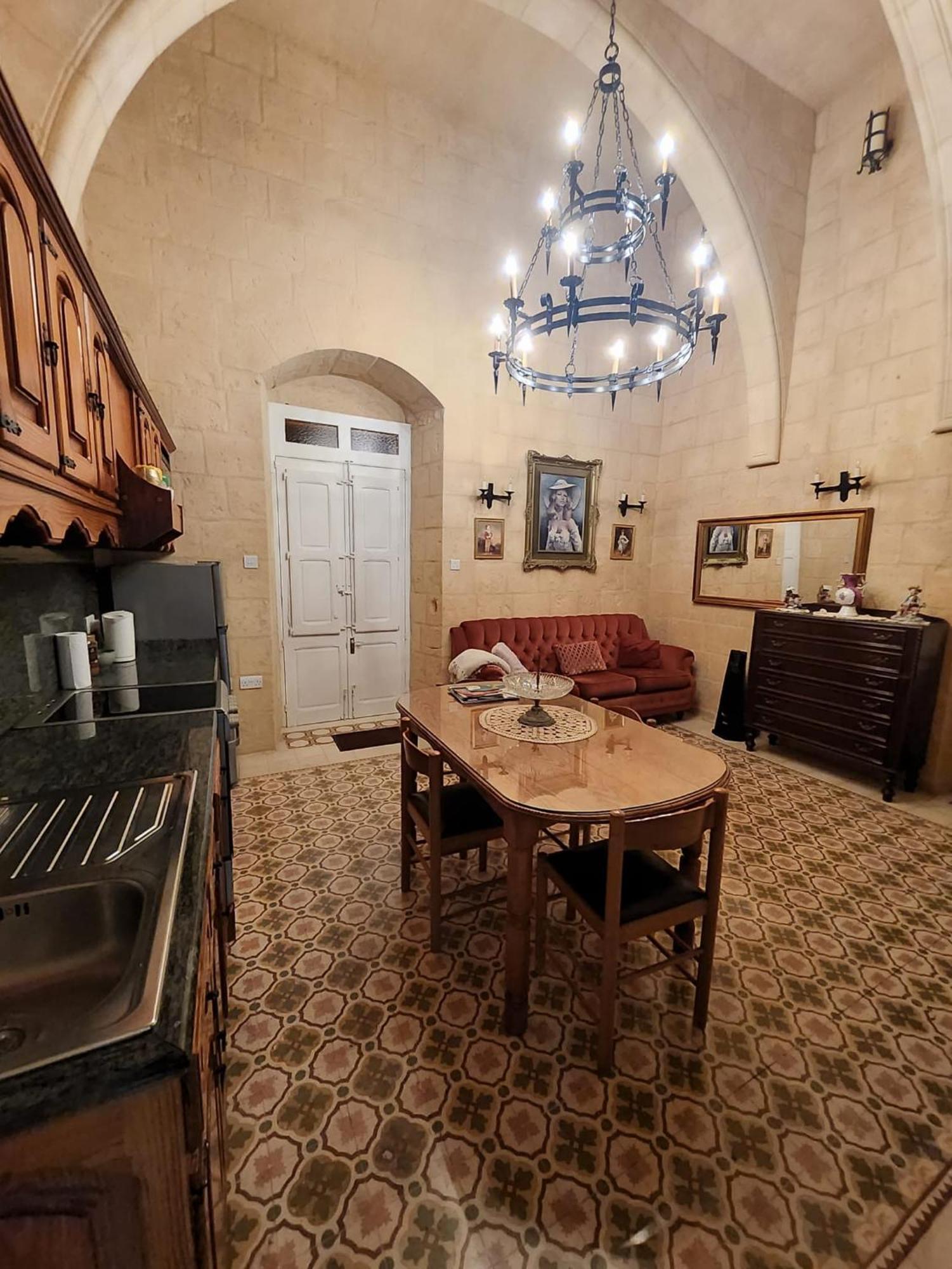 Cozy Corner House In Valletta - Authentic! Luaran gambar